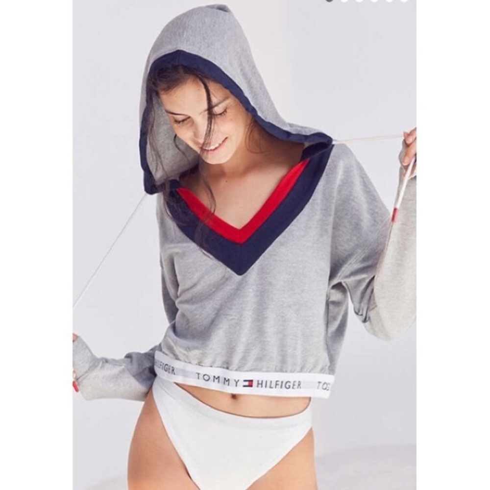 Tommy Hilfiger Cropped Hoodie